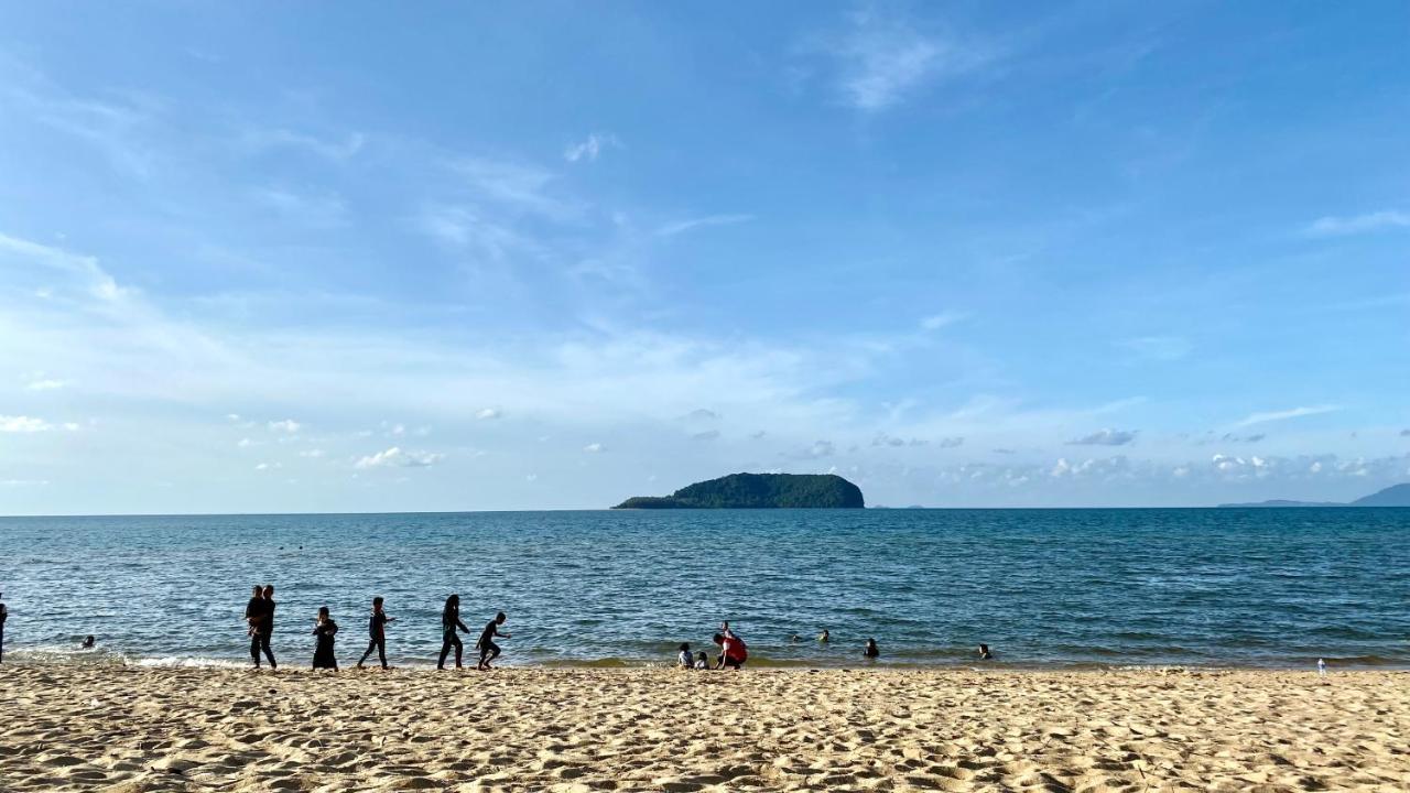 Nazza Homestay Besut With Pool Near Jetty To Perhentian Kampung Raja Екстер'єр фото